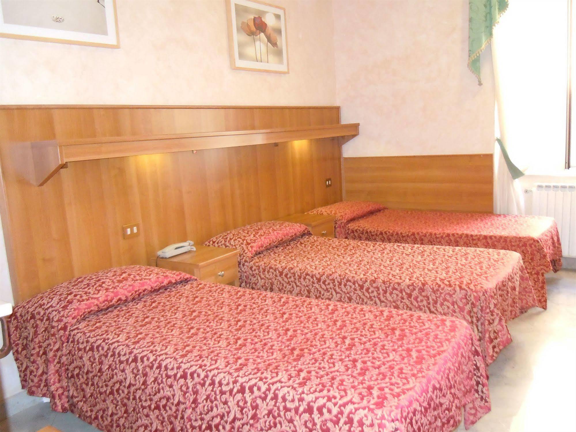 Hotel Papa Germano روما المظهر الخارجي الصورة
